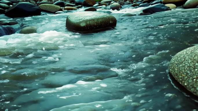 溪流 流水 泉水 河流 水源
