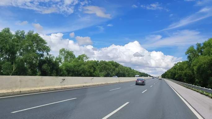 越南特色道路 旅游记录 客车行走高速公路