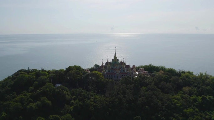 泰国Prachuap Khiri Khan的Thang Sai寺鸟瞰图。假期和假期旅行。泰国旅游景点