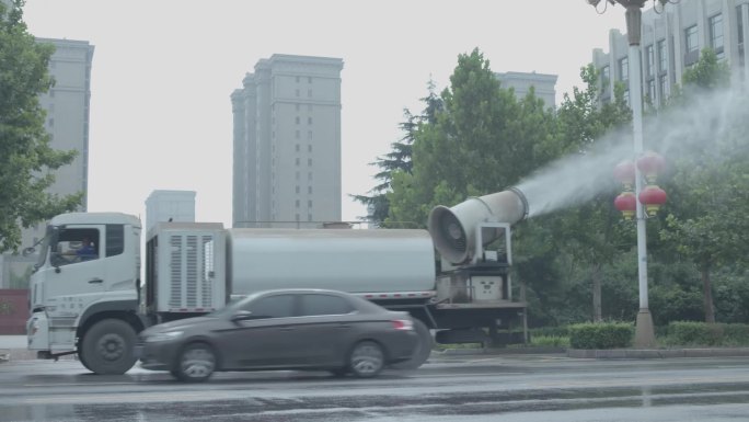 城市道路清洗扬尘洒水车-1