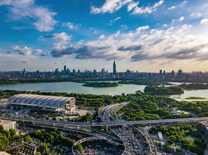 南京玄武湖新庄立交紫峰天际线城市航拍延时