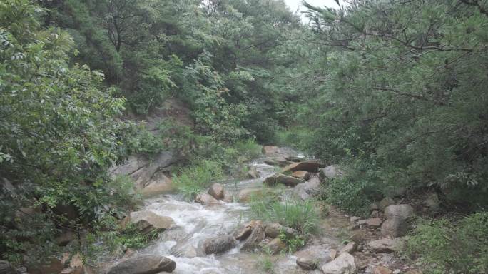 航拍烟台牟平昆嵛山岳姑殿景区夏季雨后山水