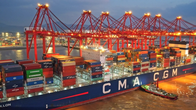 宁波梅山港口货船集装箱