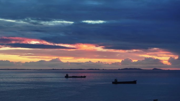 海上日出朝霞