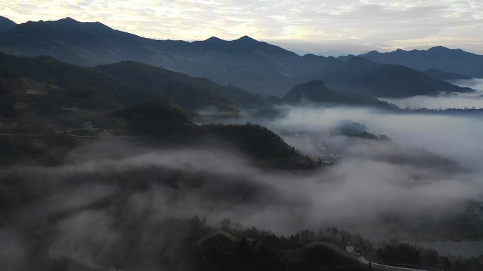 美丽乡村皖南歙县徽派建筑日出云海