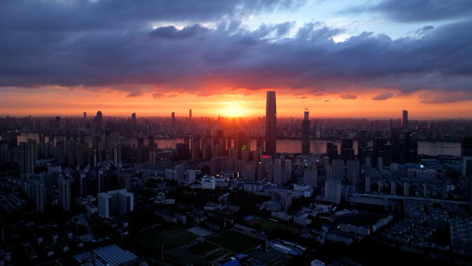 城市日落 绿地中心 晚霞 日落