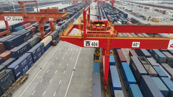 西安港中欧班列西安国际港务区国际货运班列