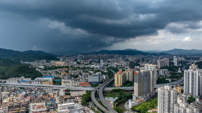 城市过云雨