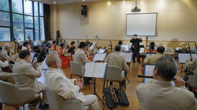 老年大学 乐团 演奏 老年生活