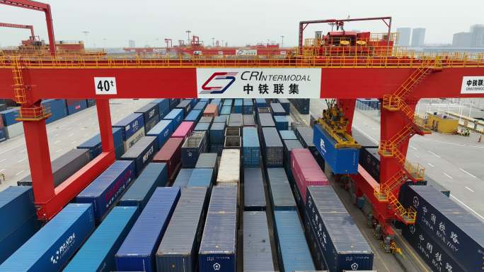 西安港中欧班列西安国际港务区国际货运班列