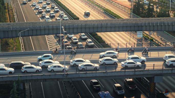 下班城市立交路口车水马龙