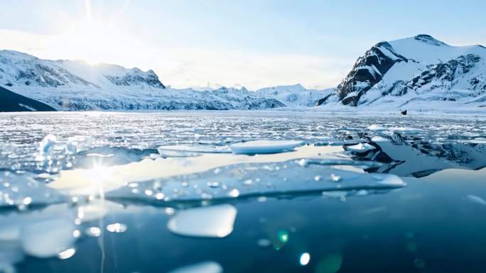 帕米尔山脉冰川湖上冰晶融化的时间点