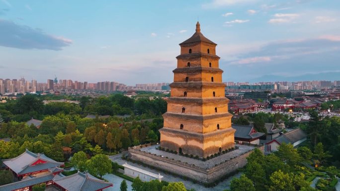 鸟瞰中国西安大雁塔(大雁塔)