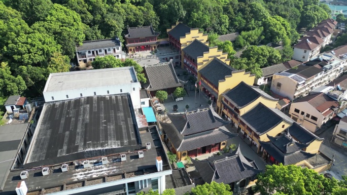 4K航拍龙山公园-龙泉寺