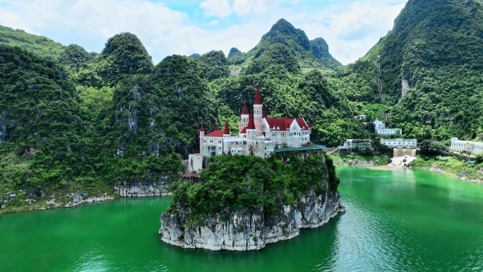 贵州新义吉隆堡城堡航拍全貌