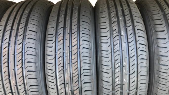 新鲜轮胎入库