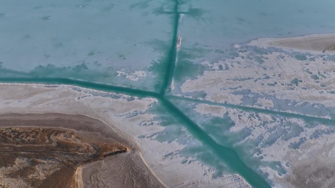 青海 东台吉乃尔湖  航拍 G315国道