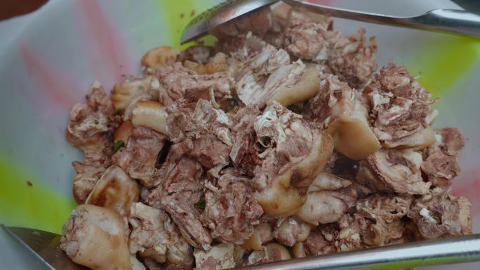 民族饮食宁蒗彝族美食坨坨肉