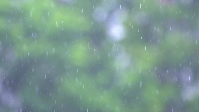 夏天倾盆大雨雨丝特写
