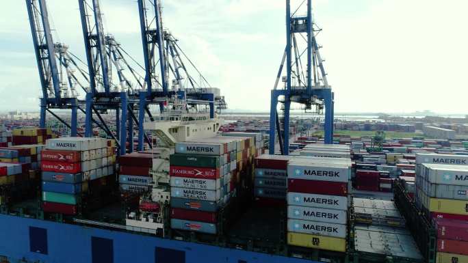 集装箱吊装集装箱码头集装箱船