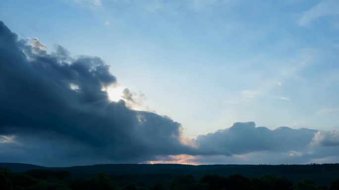 乌云密布 夕阳下山