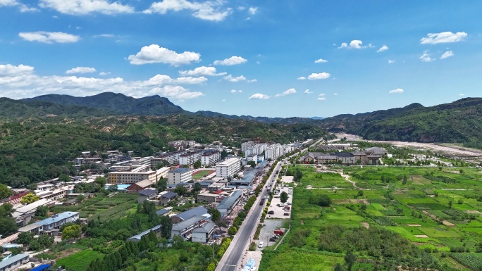 航拍延时蓝天白云大山