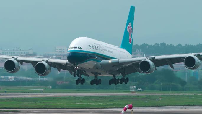 南航A380空中巨无霸震撼降落广州机场