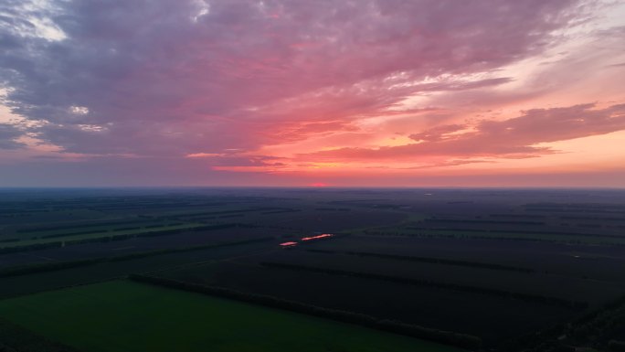 4k实拍 农田上的夕阳美景