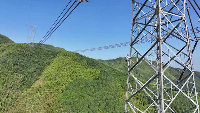 电力电网高压铁塔登塔 日出夕阳