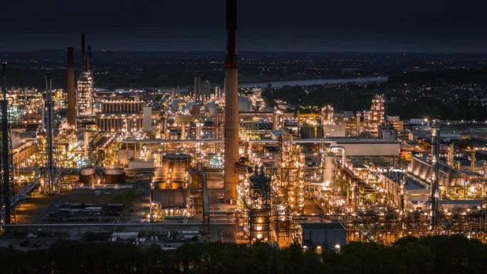 炼油厂、化工及石化厂夜间作业