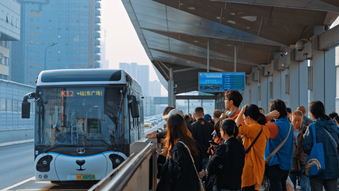 公交车  快速公交 BRT