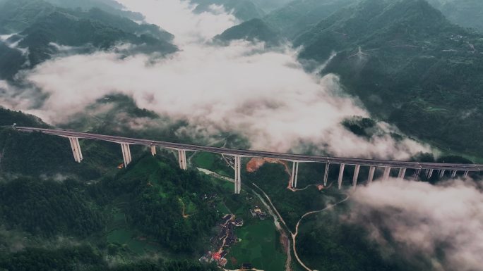 4K 航拍贵州山区高速公路