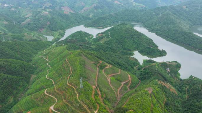 广西山间湖泊航拍