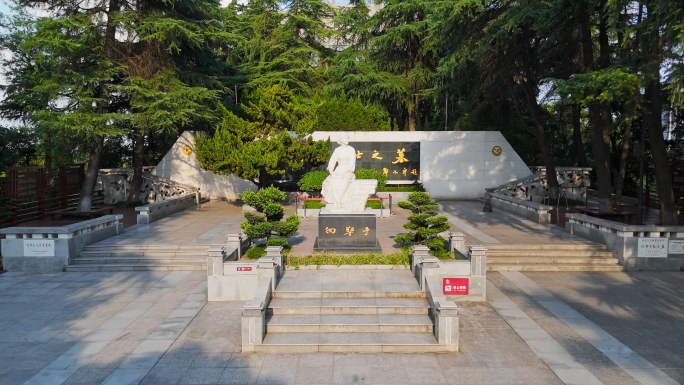 向警予烈士陵园雕像特写龟山航拍