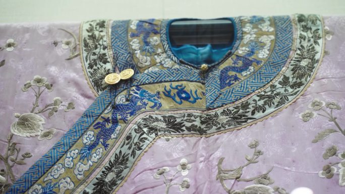 古代龙袍贵妃宫女士兵服装刺绣瓷器文物