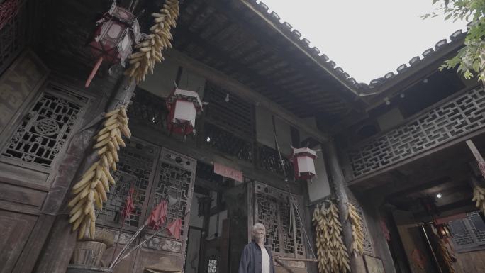 4k古镇老人