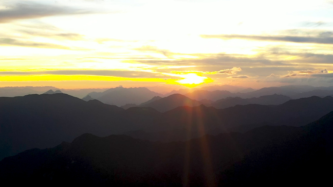 大山高山群山崇山峻岭日出日落朝霞晚霞彩霞