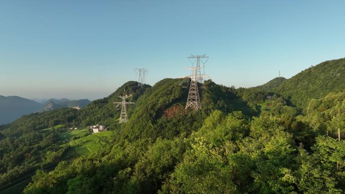 山区输电塔航拍4K