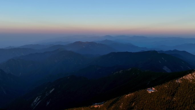 夕阳下的陕西宝鸡秦岭太白山山脉-3