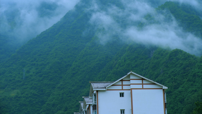 山区大山小桥流水人家炊烟美丽农村乡村振兴