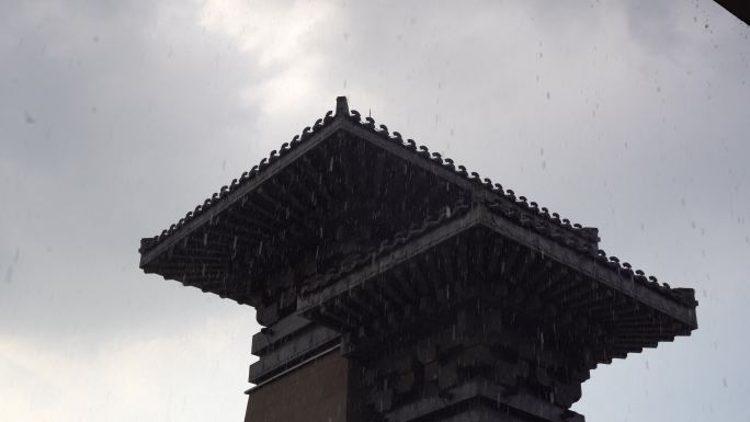 雨中战国建筑