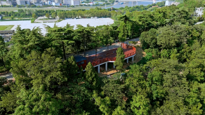 武汉龟山新修观景台龟山公园航拍长江大桥