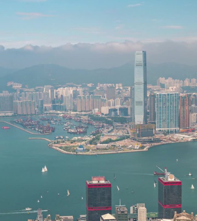 从香港太平山顶俯瞰香港城市天际线(垂直)
