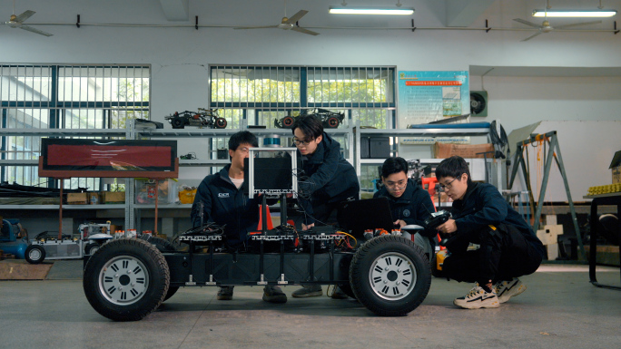 大学生科技研发无人车4k