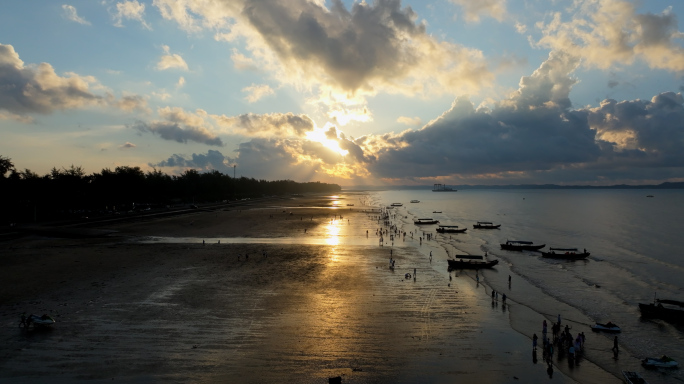 海滨城市 旅游开发 节假日  日出 赶海