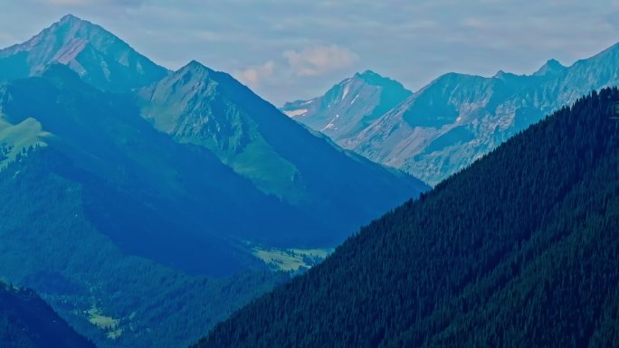 新疆琼库什台自然美景