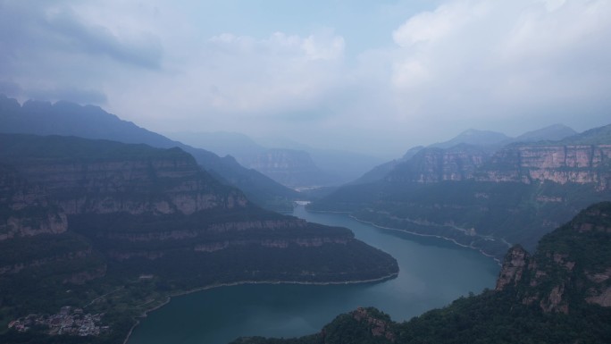 航拍太行山 大峡谷云海风景山河湖泊