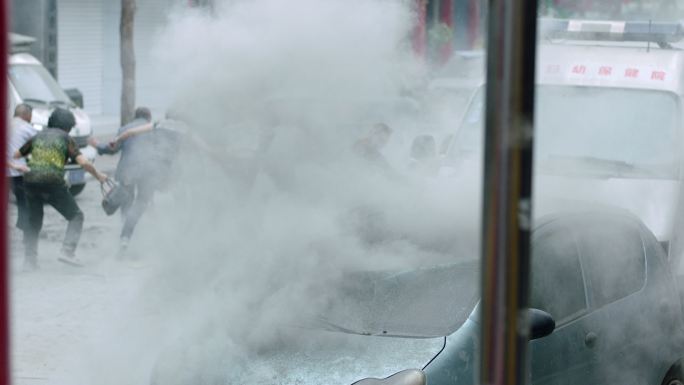 地震实拍 人群逃难 街道废墟