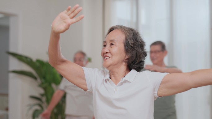 锻炼身体的老人
