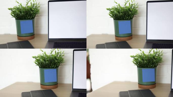 家里桌子上的笔记本电脑